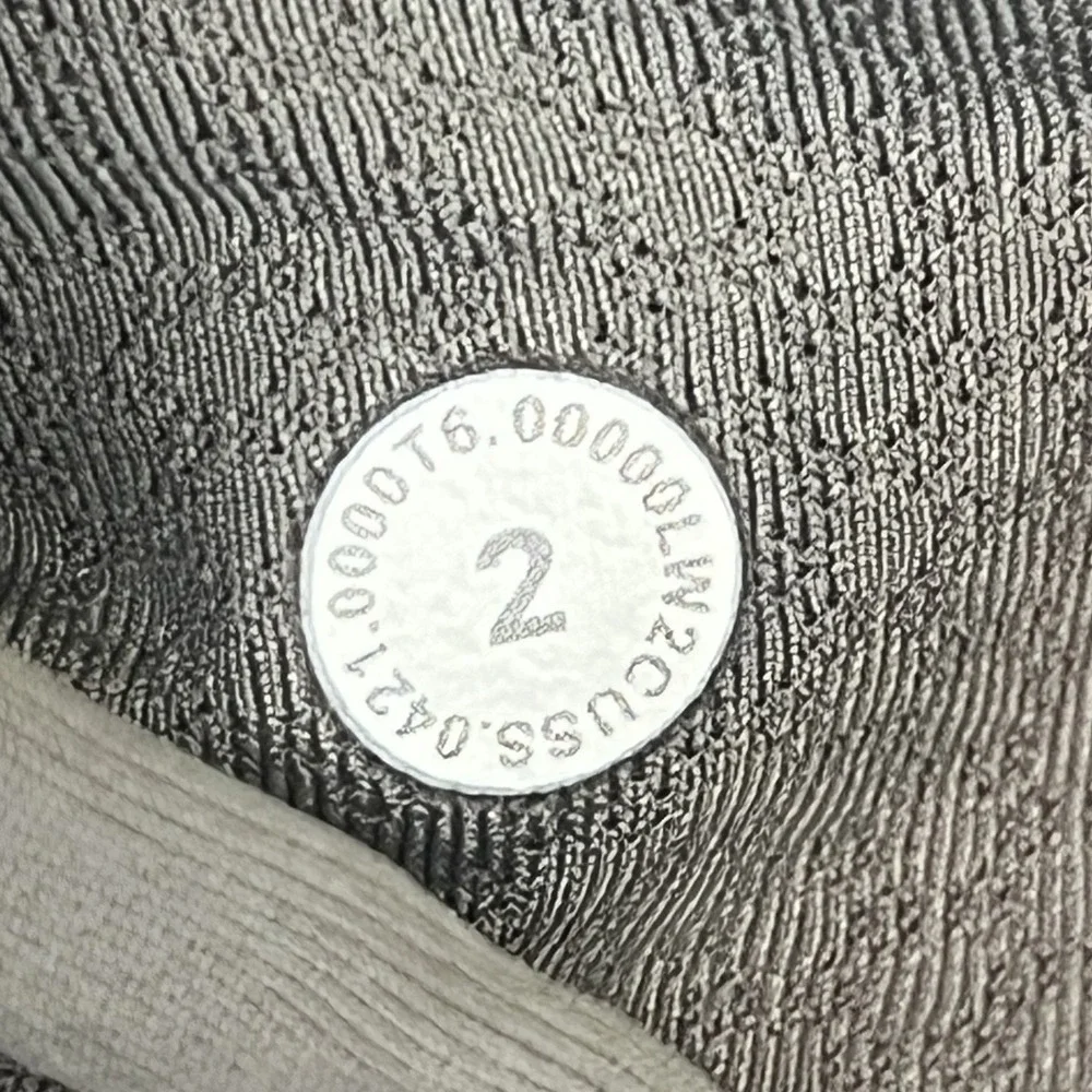 Lululemon‎ Energy Longline Bra Size 2 Gray Thread Dye Crackle Pattern Cross Back